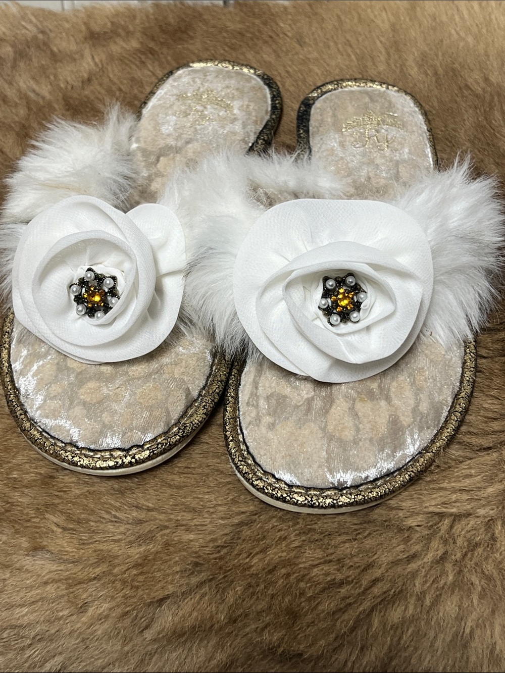 Pretty You London Furry Slippers 8-9 Shoes